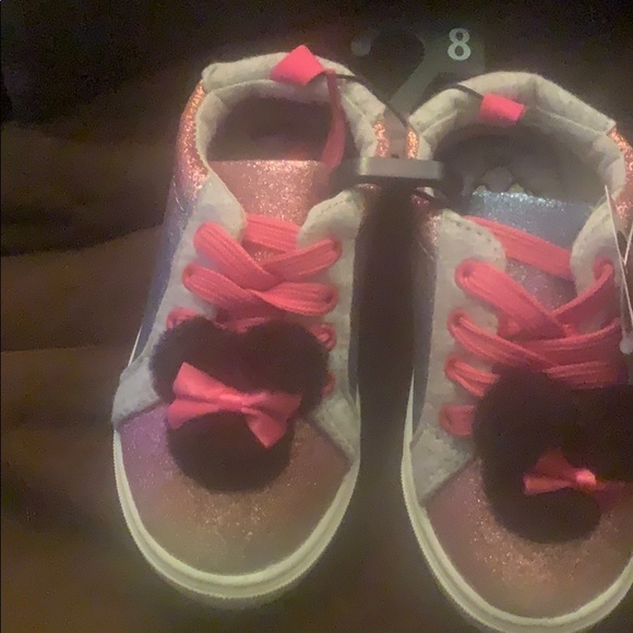 New Junior Minnie Girls Tie Dye Shoes 8 NWT - Picture 2 of 3
